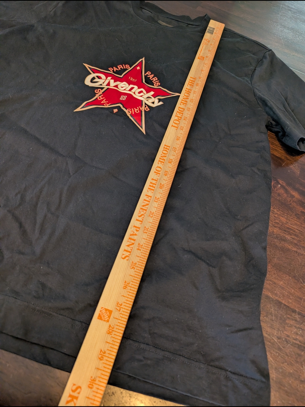 Givenchy Black Tee with Red Star Logo, Mens XL - Picture 2 of 9